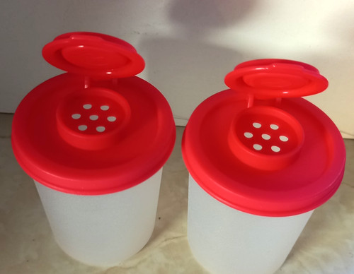 Transparent seasoning shakers - transparent,