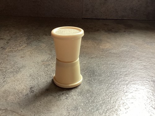 Vintage twinco plastic salt - twinco,